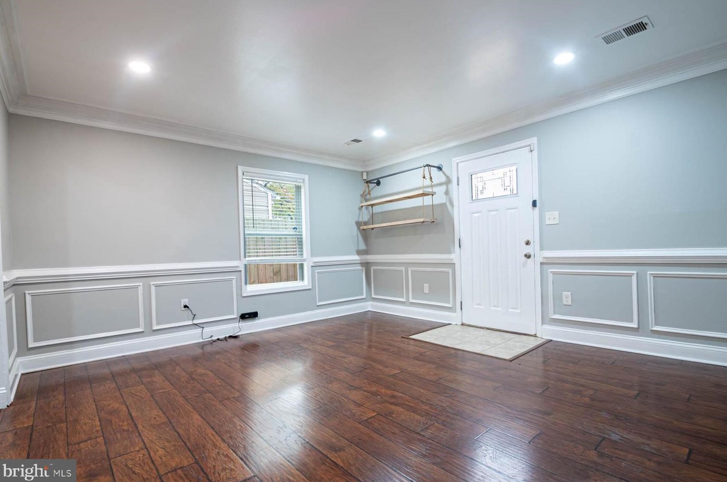 5031 Emo St, Capitol Heights MD  20743-2858 exterior