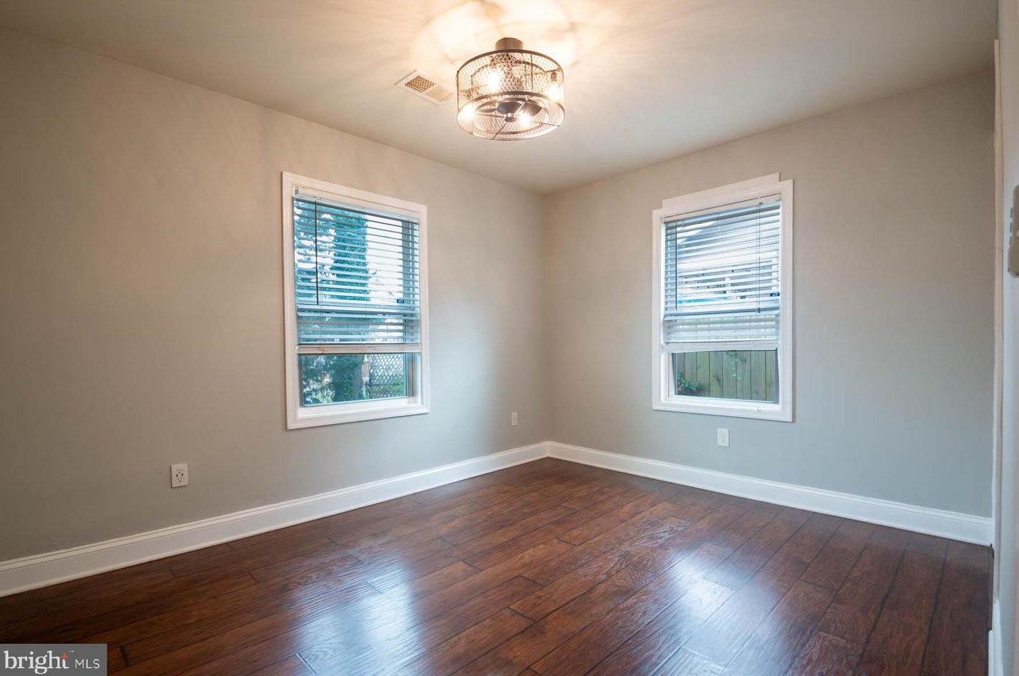 5031 Emo St, Capitol Heights MD  20743-2858 exterior