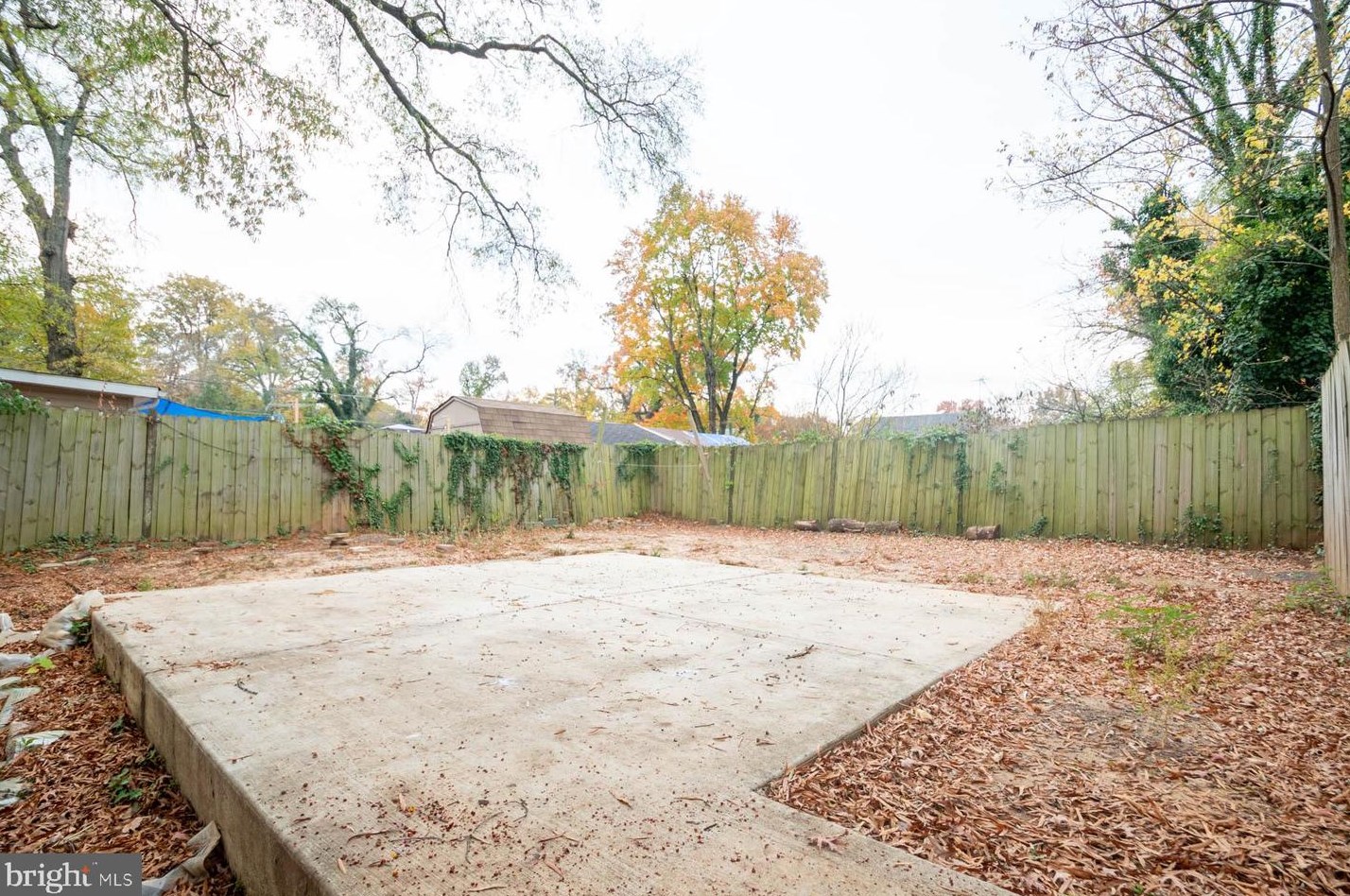 5031 Emo St, Capitol Heights MD  20743-2858 exterior