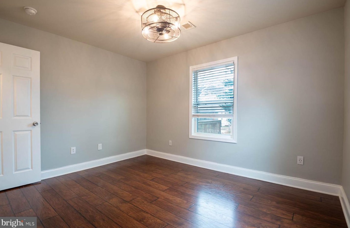 5031 Emo St, Capitol Heights MD  20743-2858 exterior