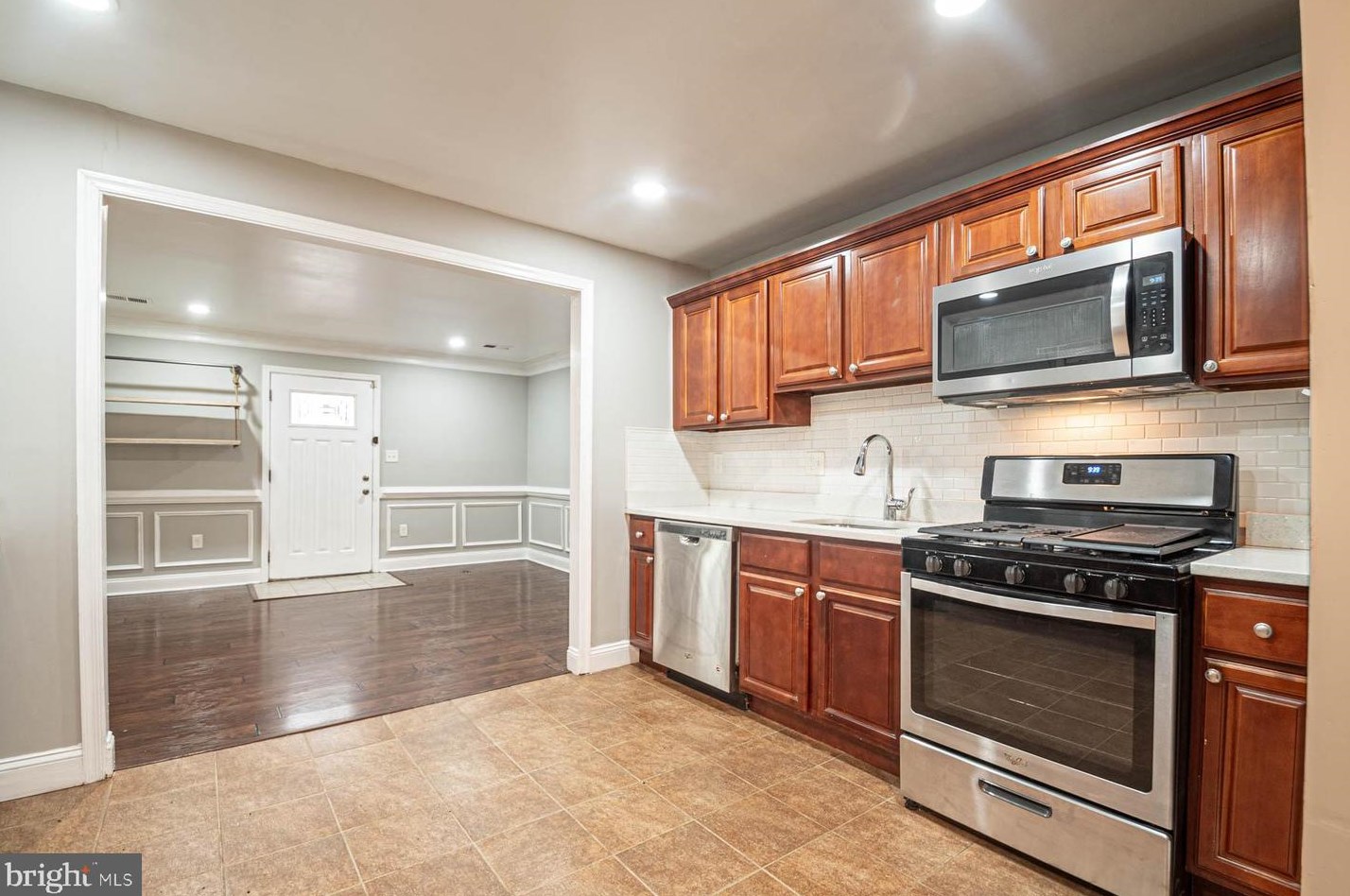 5031 Emo St, Capitol Heights MD  20743-2858 exterior