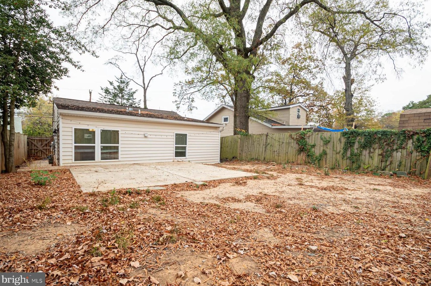 5031 Emo St, Capitol Heights MD  20743-2858 exterior