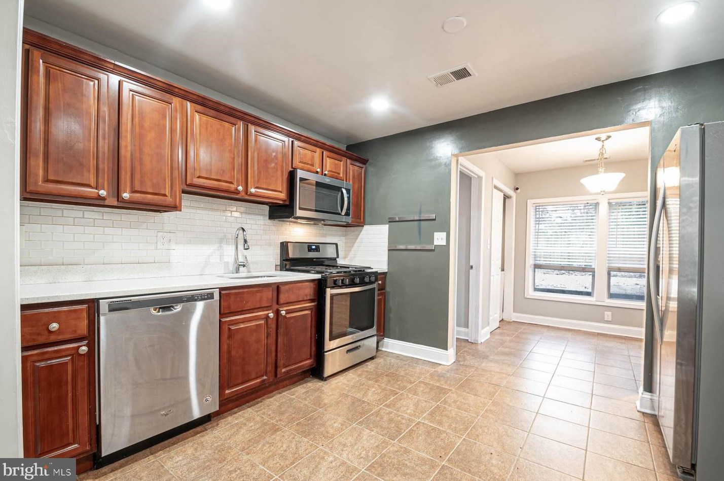 5031 Emo St, Capitol Heights MD  20743-2858 exterior