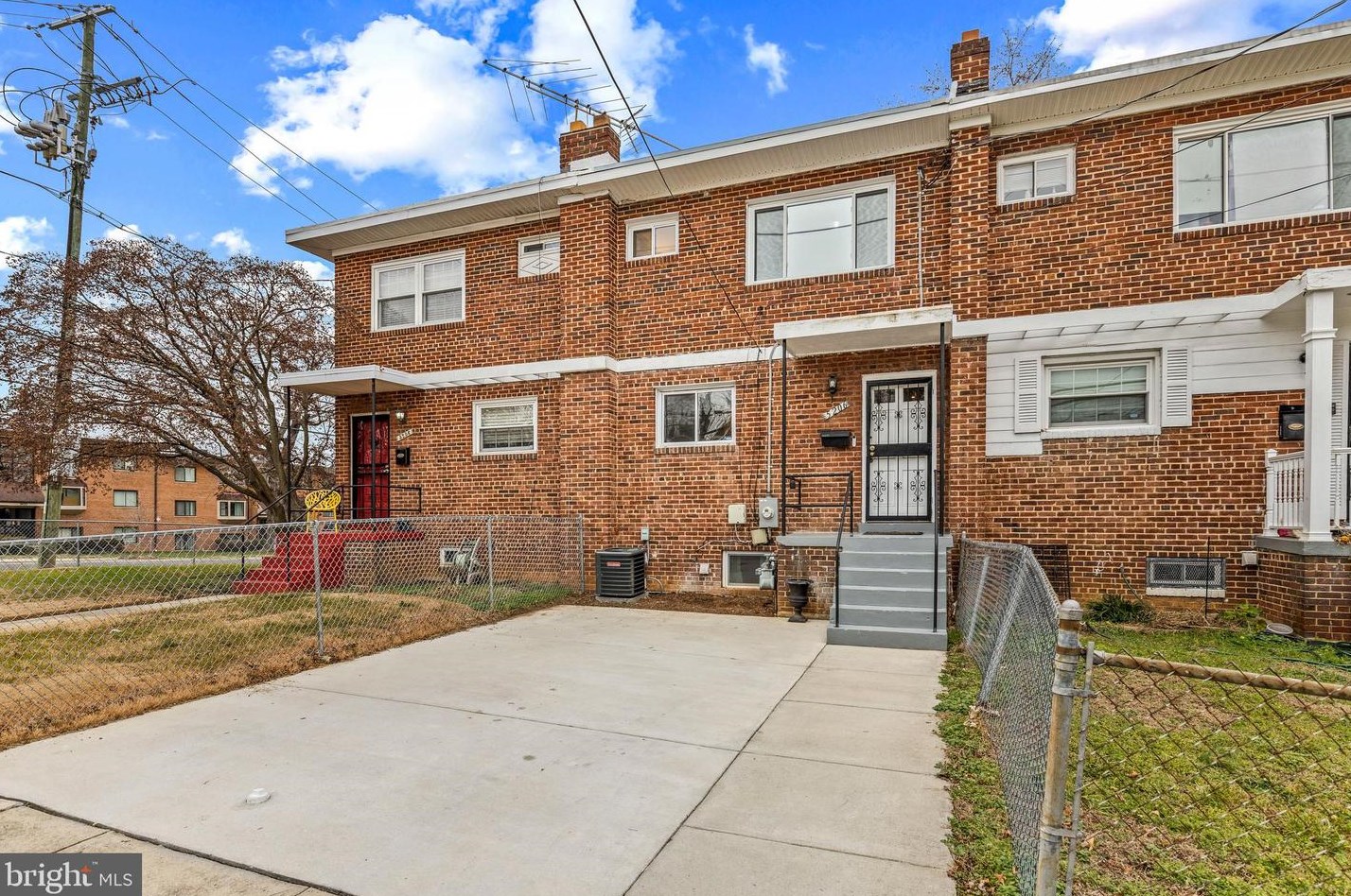 5206 Deal Dr, Oxon Hill MD  20745-2736 exterior
