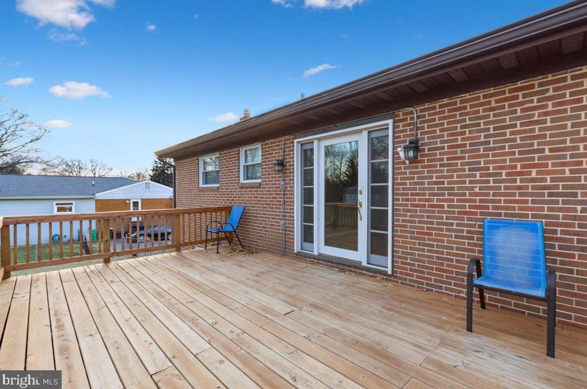 9102 Cheltenham Ave, Clinton MD  20735-2805 exterior