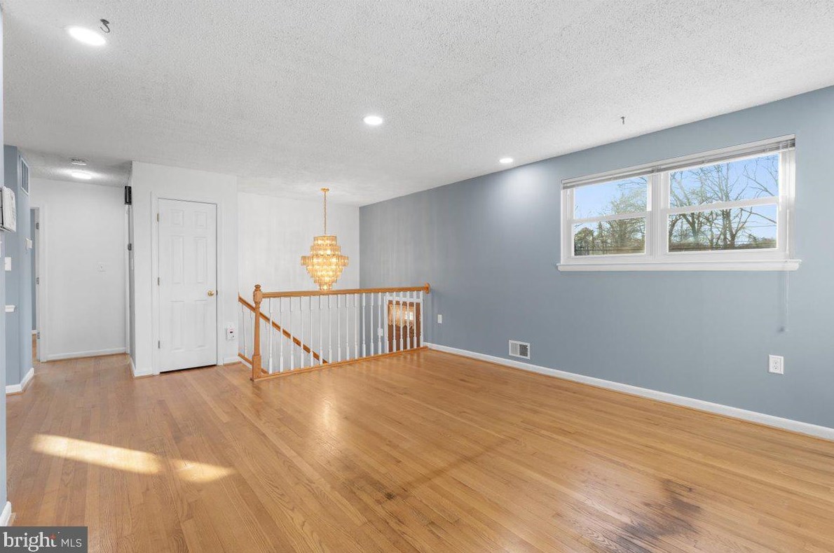 9102 Cheltenham Ave, Clinton MD  20735-2805 exterior