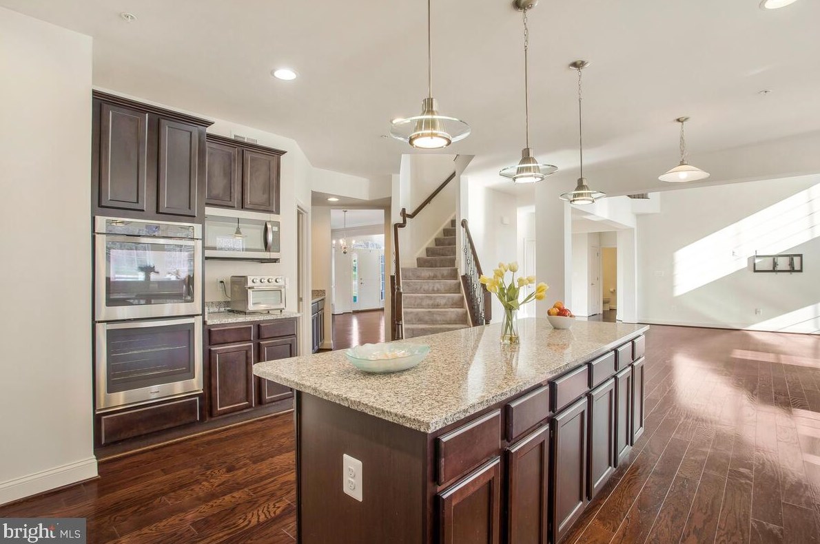 8626 Kittama Dr, Clinton MD  20735-3178 exterior