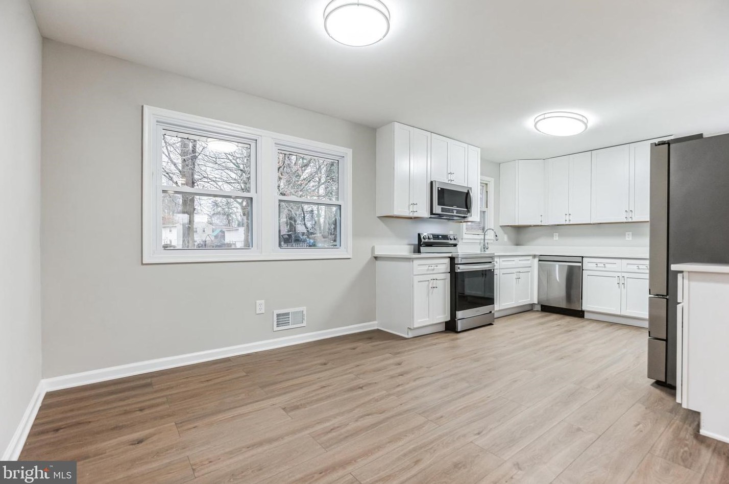 904 Applewood St, Capitol Heights MD  20743-4717 exterior