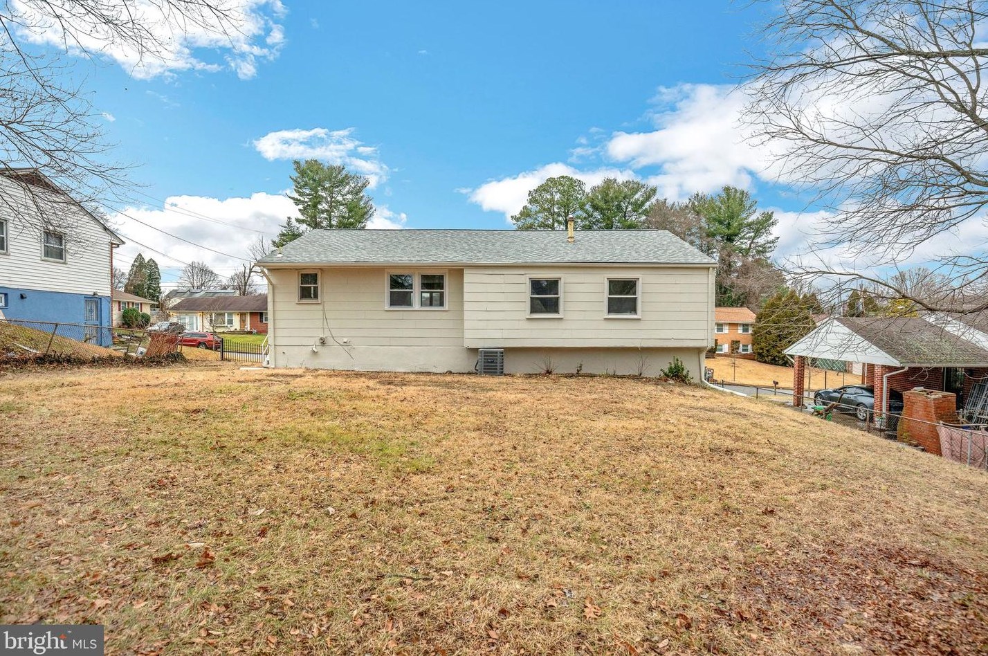 904 Applewood St, Capitol Heights MD  20743-4717 exterior