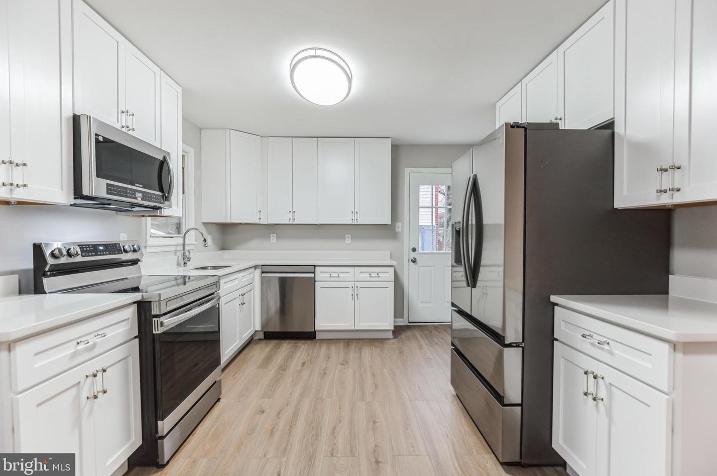 904 Applewood St, Capitol Heights MD  20743-4717 exterior