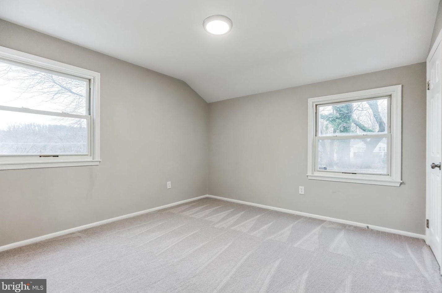 904 Applewood St, Capitol Heights MD  20743-4717 exterior