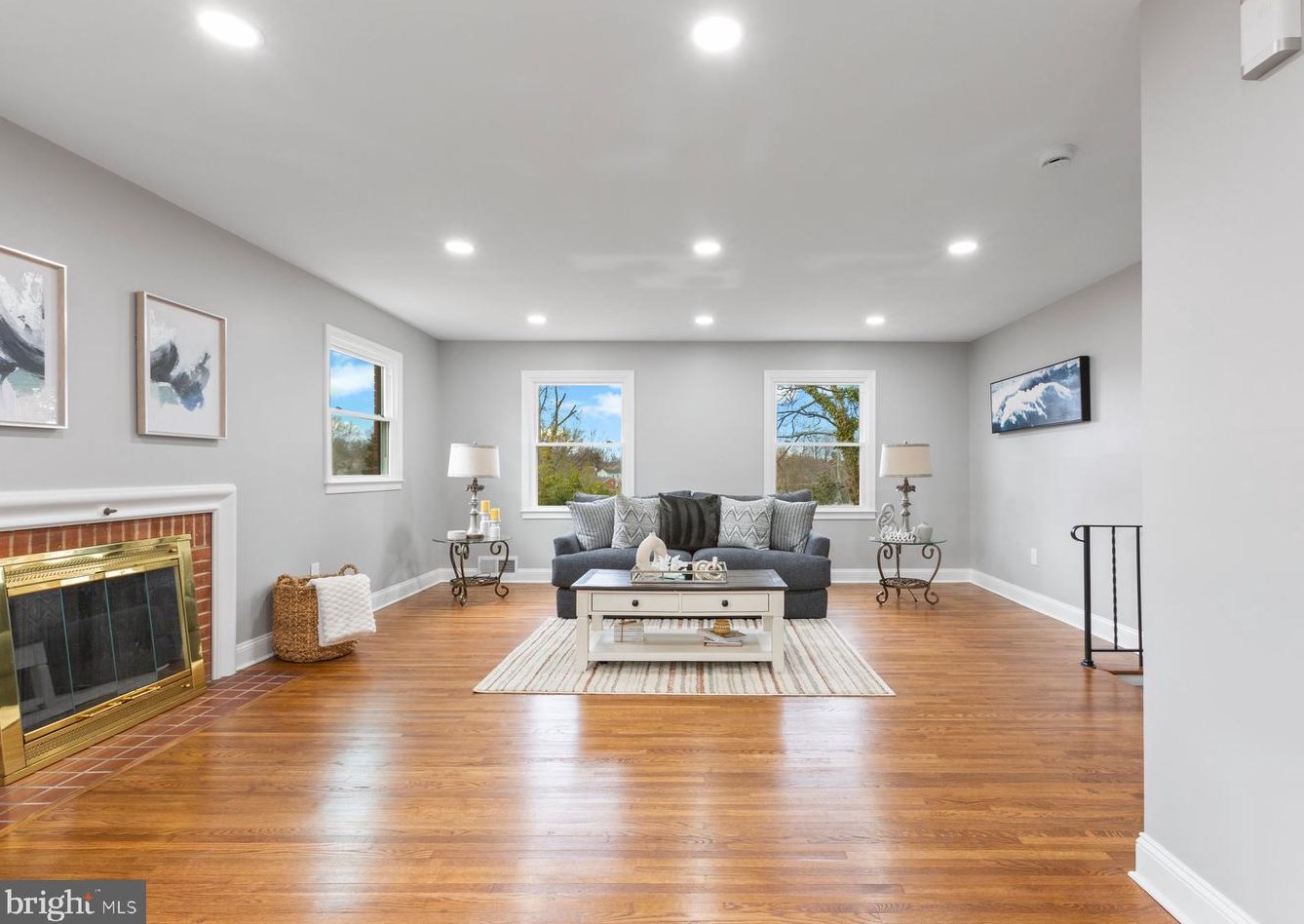 7535 Abbington Dr, Oxon Hill MD  20745-1511 exterior