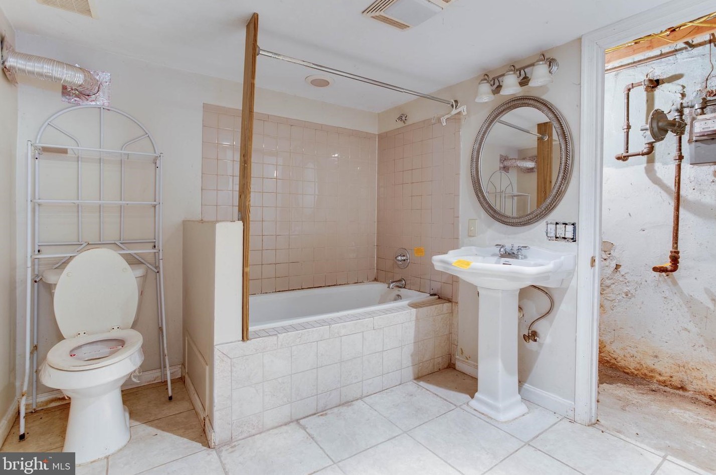 1305 Oates St, Capitol Heights MD  20743-1249 exterior