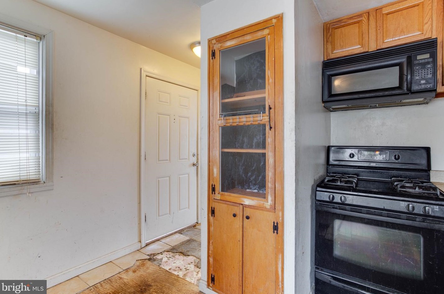 1305 Oates St, Capitol Heights MD  20743-1249 exterior