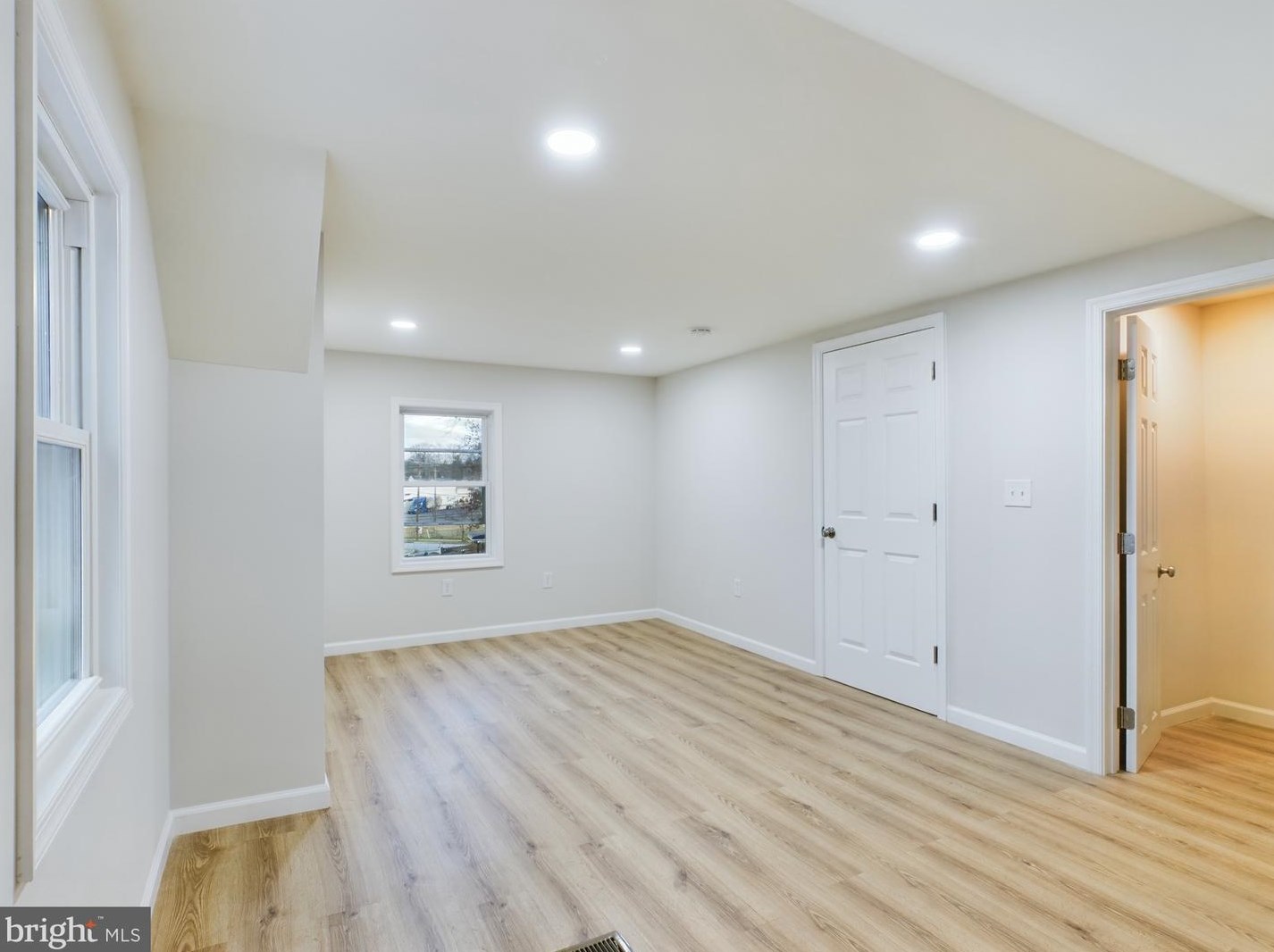 607 64th Ave, Capitol Heights MD  20743-1704 exterior