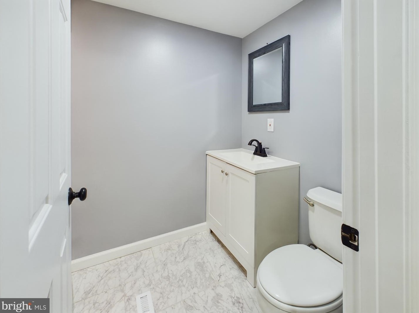 607 64th Ave, Capitol Heights MD  20743-1704 exterior