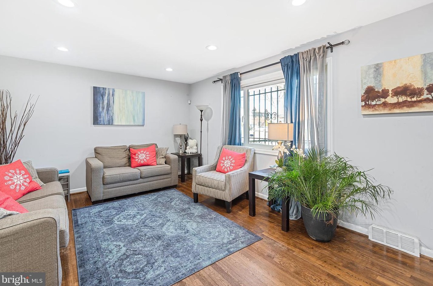 6801 Drylog St, Capitol Heights MD  20743-2401 exterior