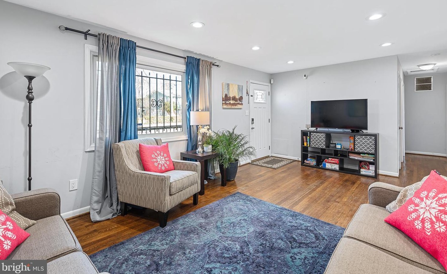 6801 Drylog St, Capitol Heights MD  20743-2401 exterior