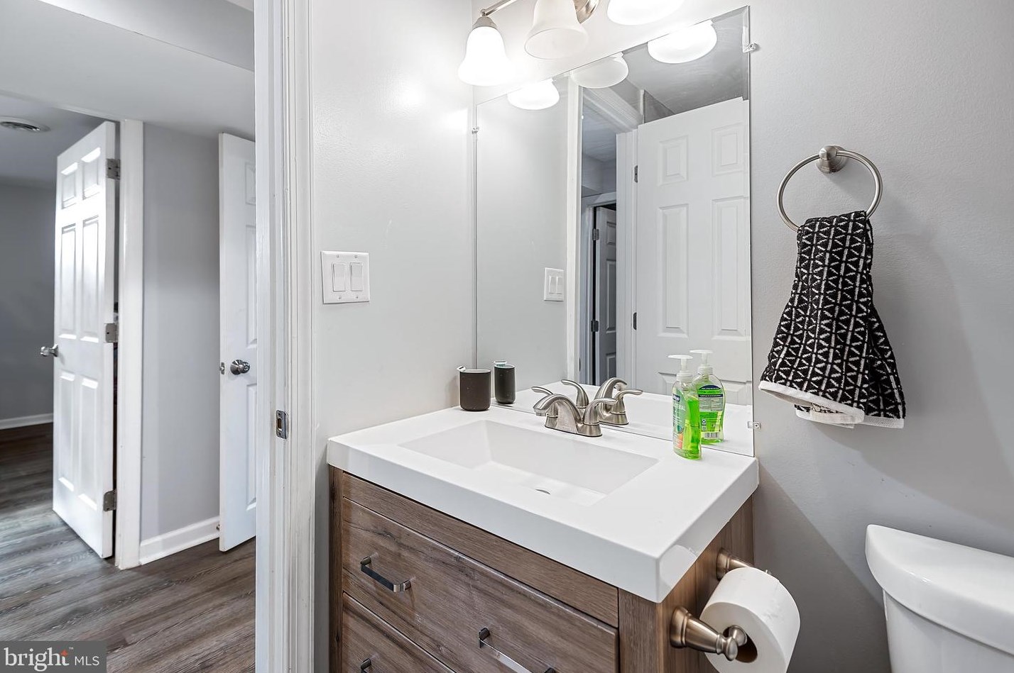 6801 Drylog St, Capitol Heights MD  20743-2401 exterior