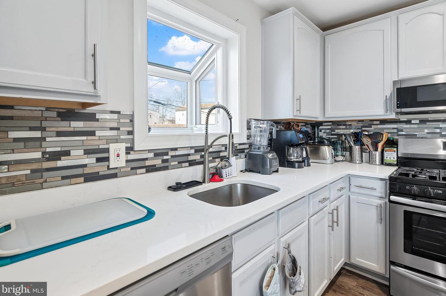 6801 Drylog St, Capitol Heights MD  20743-2401 exterior