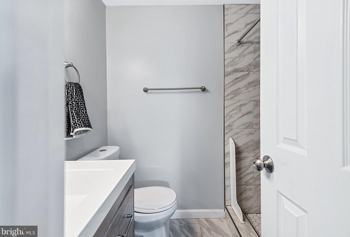 6801 Drylog St, Capitol Heights MD  20743-2401 exterior