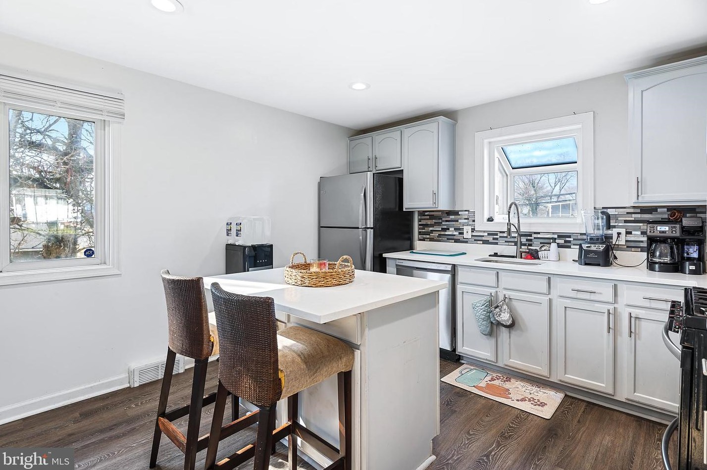 6801 Drylog St, Capitol Heights MD  20743-2401 exterior