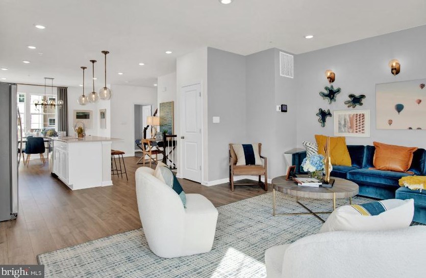 8823 Mimosa Ave, Clinton MD  20735-2648 exterior