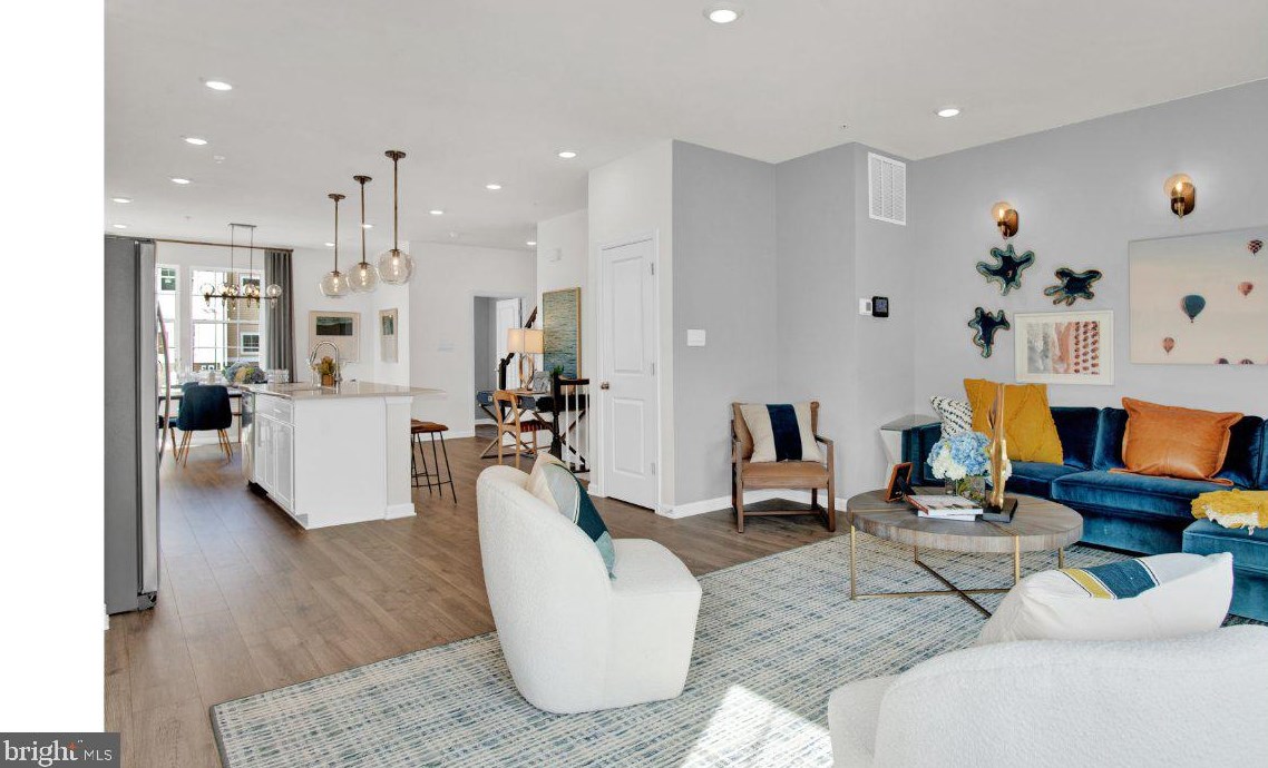 8825 Mimosa Ave, Clinton MD  20735-2648 exterior