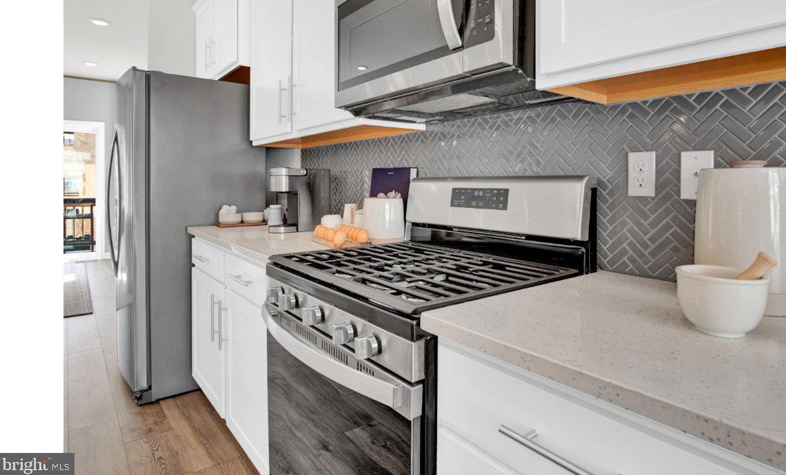 8825 Mimosa Ave, Clinton MD  20735-2648 exterior