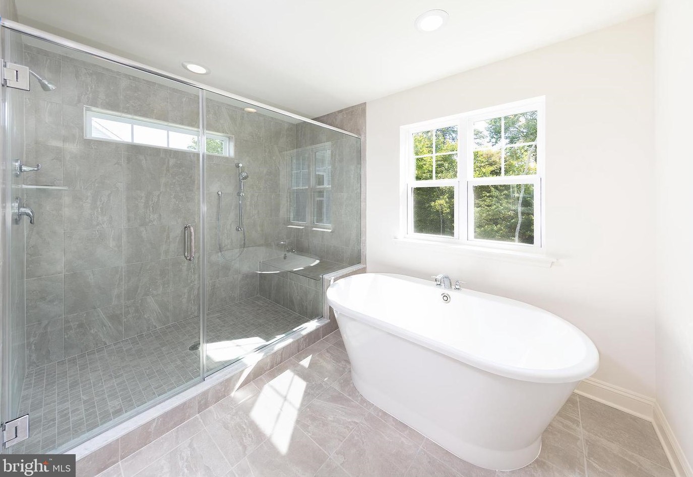 8602 Cedar Chase Dr, Clinton MD  20735-1987 exterior