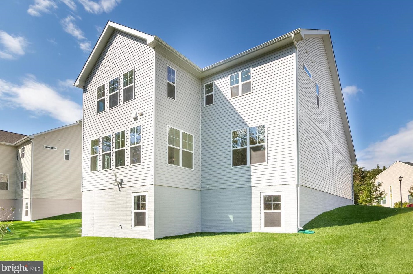 8602 Cedar Chase Dr, Clinton MD  20735-1987 exterior