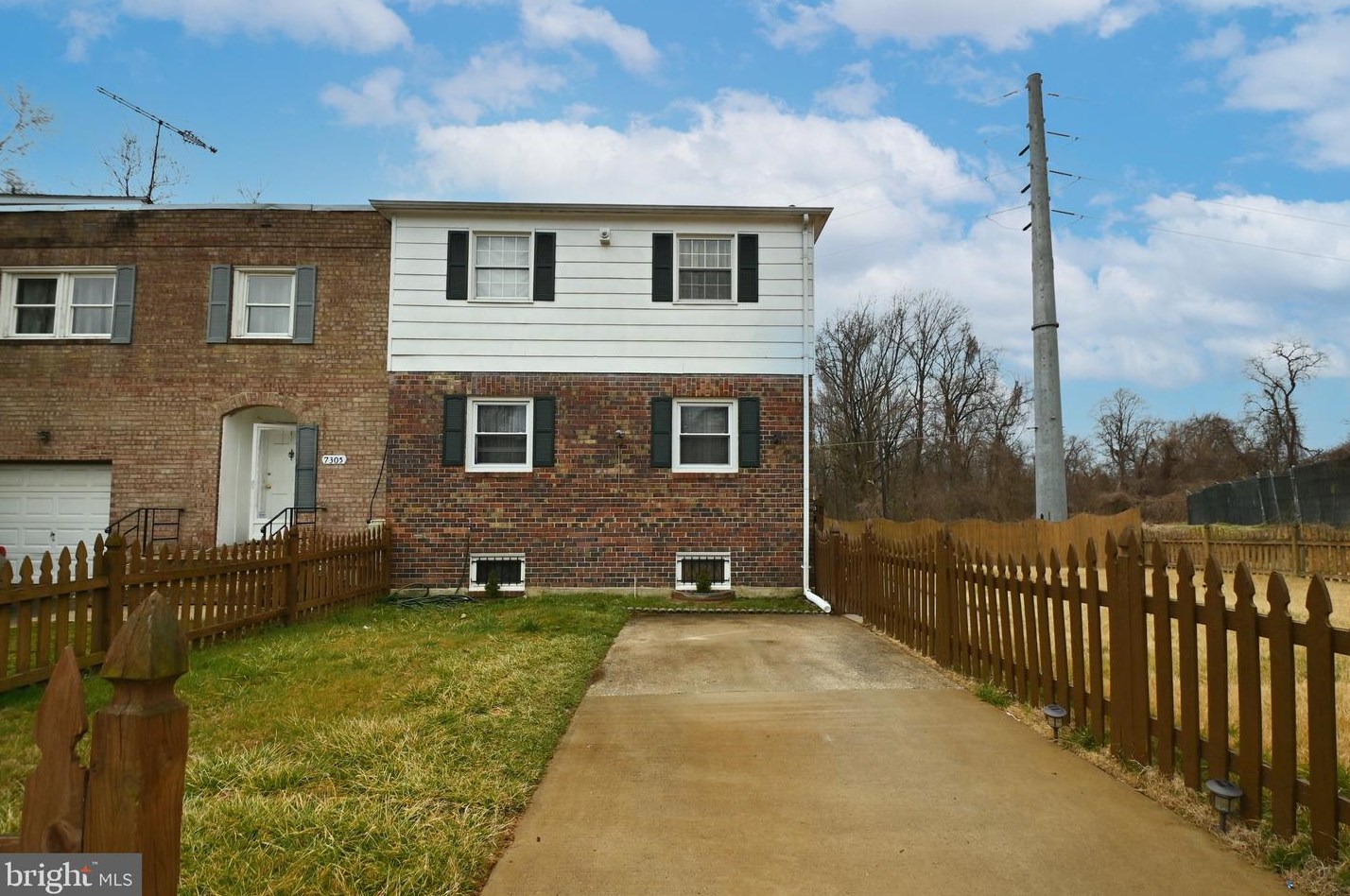 7303 Calder Dr, Capitol Heights MD  20743-3419 exterior