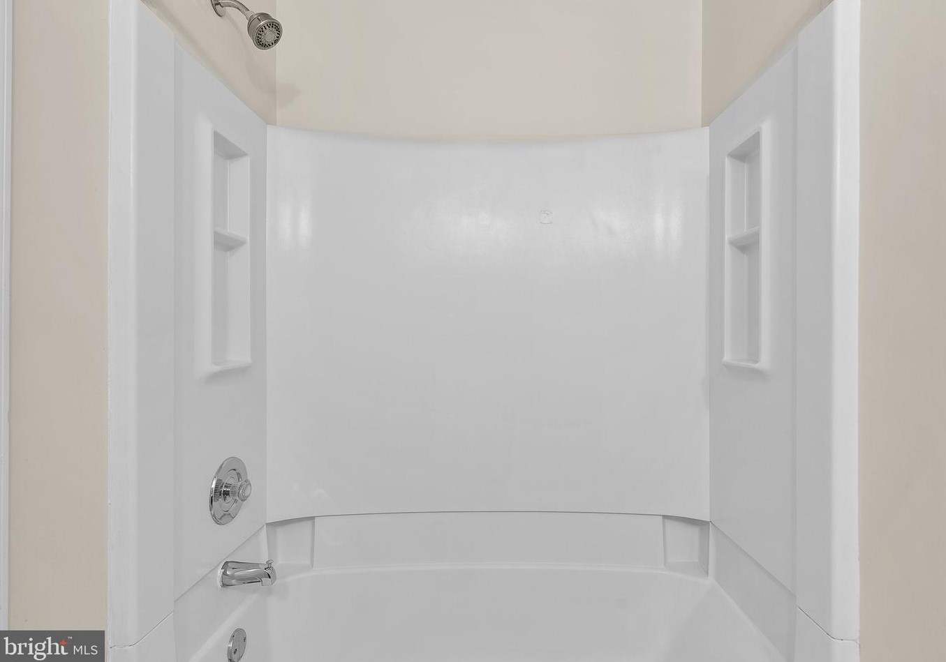 813 Alabaster Ct, Capitol Heights MD  20743-1872 exterior