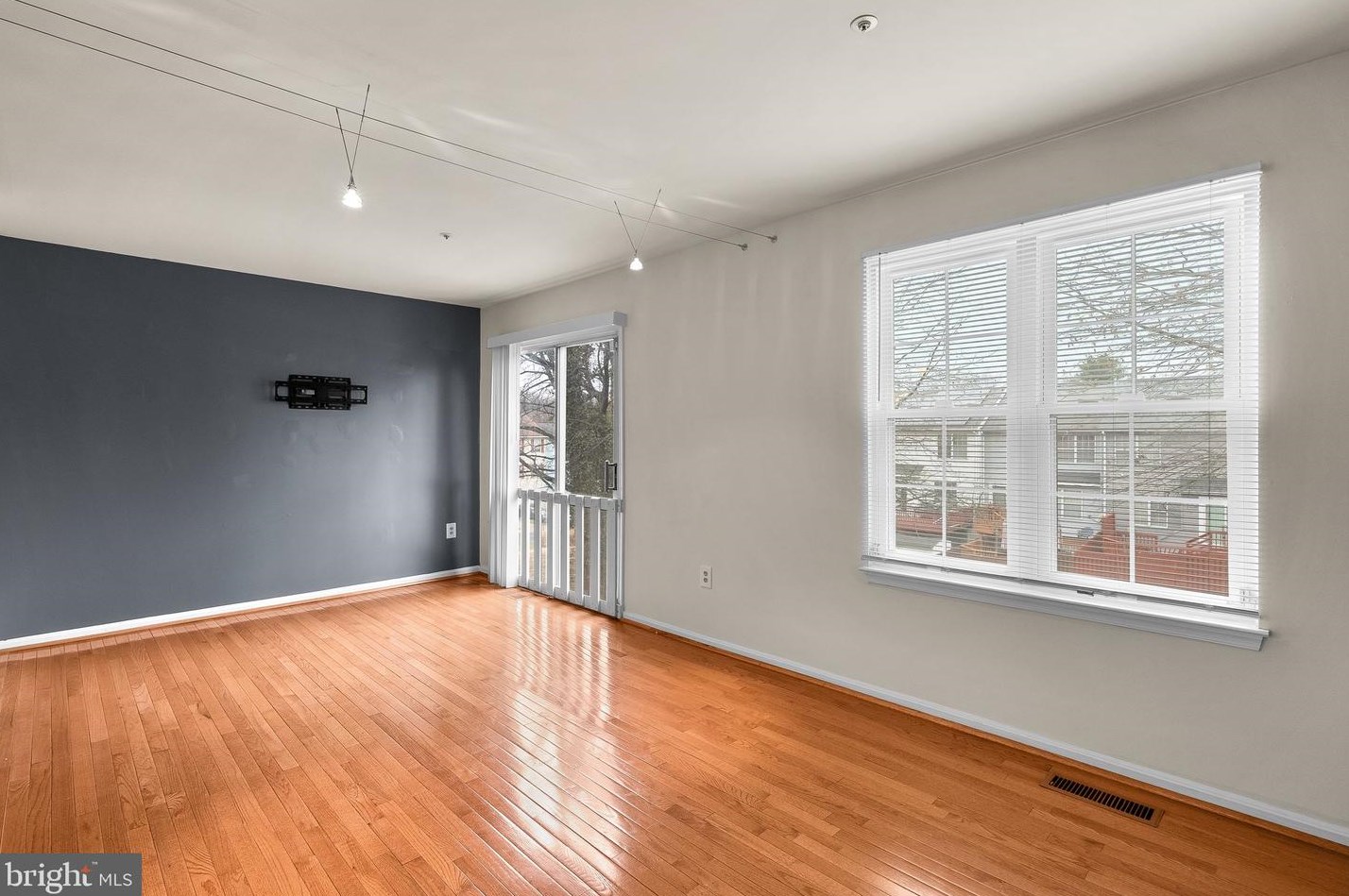 813 Alabaster Ct, Capitol Heights MD  20743-1872 exterior