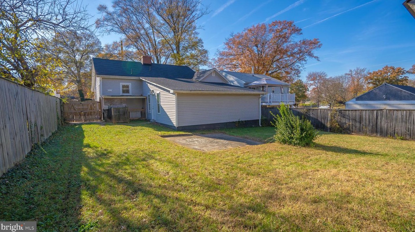 303 69th St, Capitol Heights MD  20743-2114 exterior