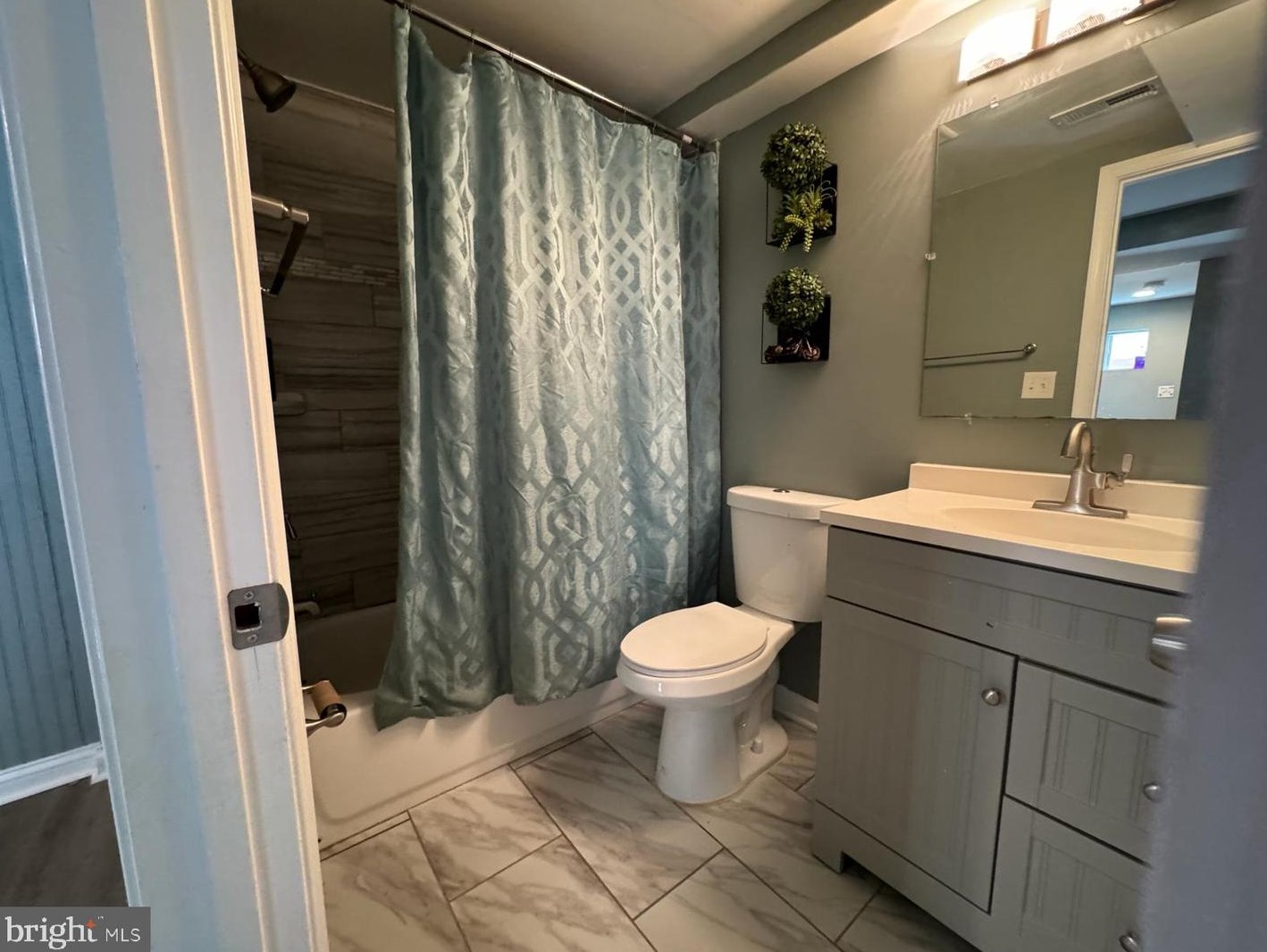 1308 Oates St, Capitol Heights MD  20743-1249 exterior