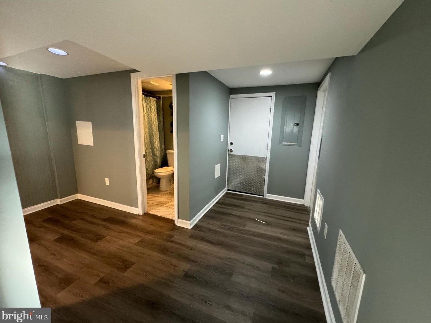 1308 Oates St, Capitol Heights MD  20743-1249 exterior