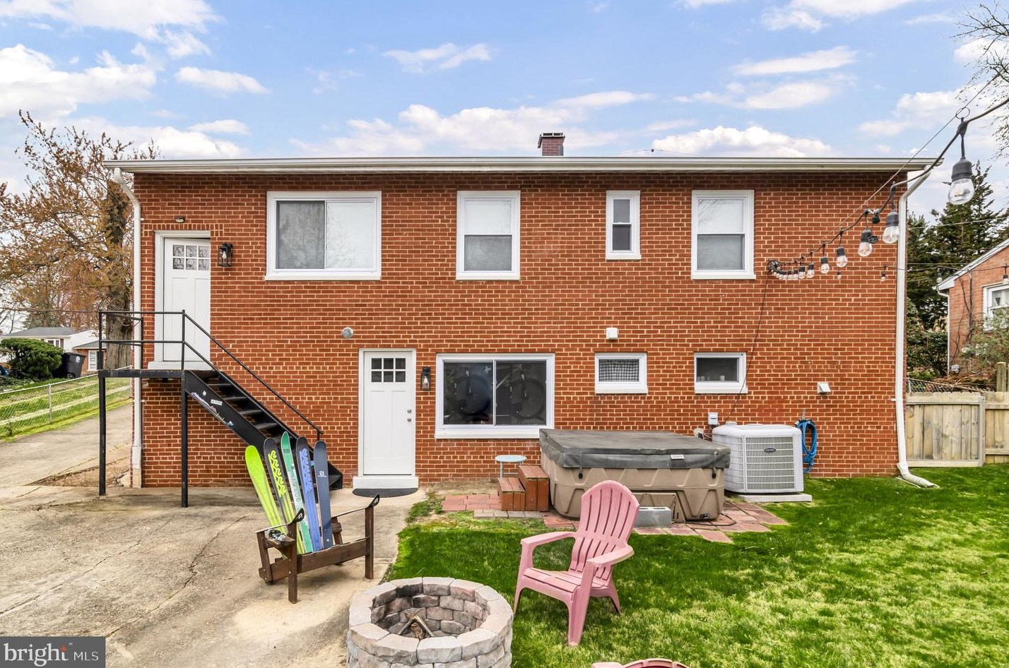 7314 Abbington Dr, Oxon Hill MD  20745-1506 exterior
