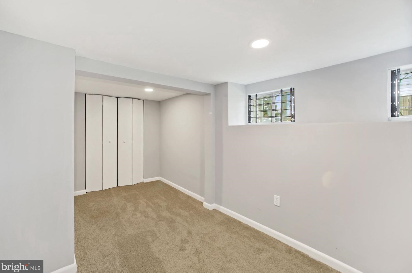 905 Drum Ave, Capitol Heights MD 20743-3951 exterior