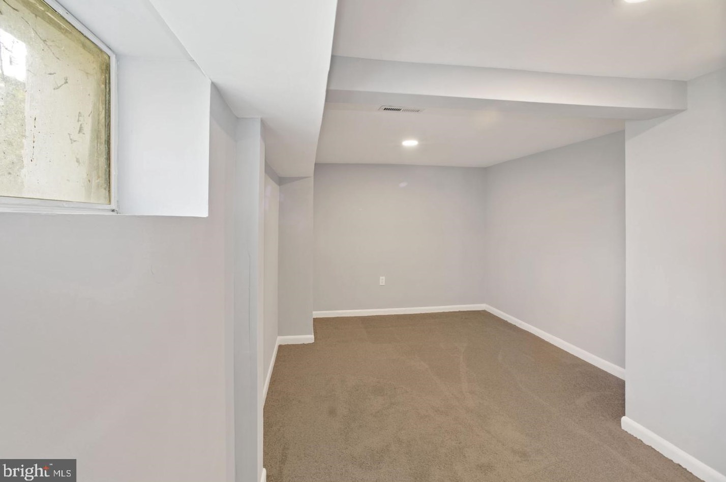 905 Drum Ave, Capitol Heights MD 20743-3951 exterior