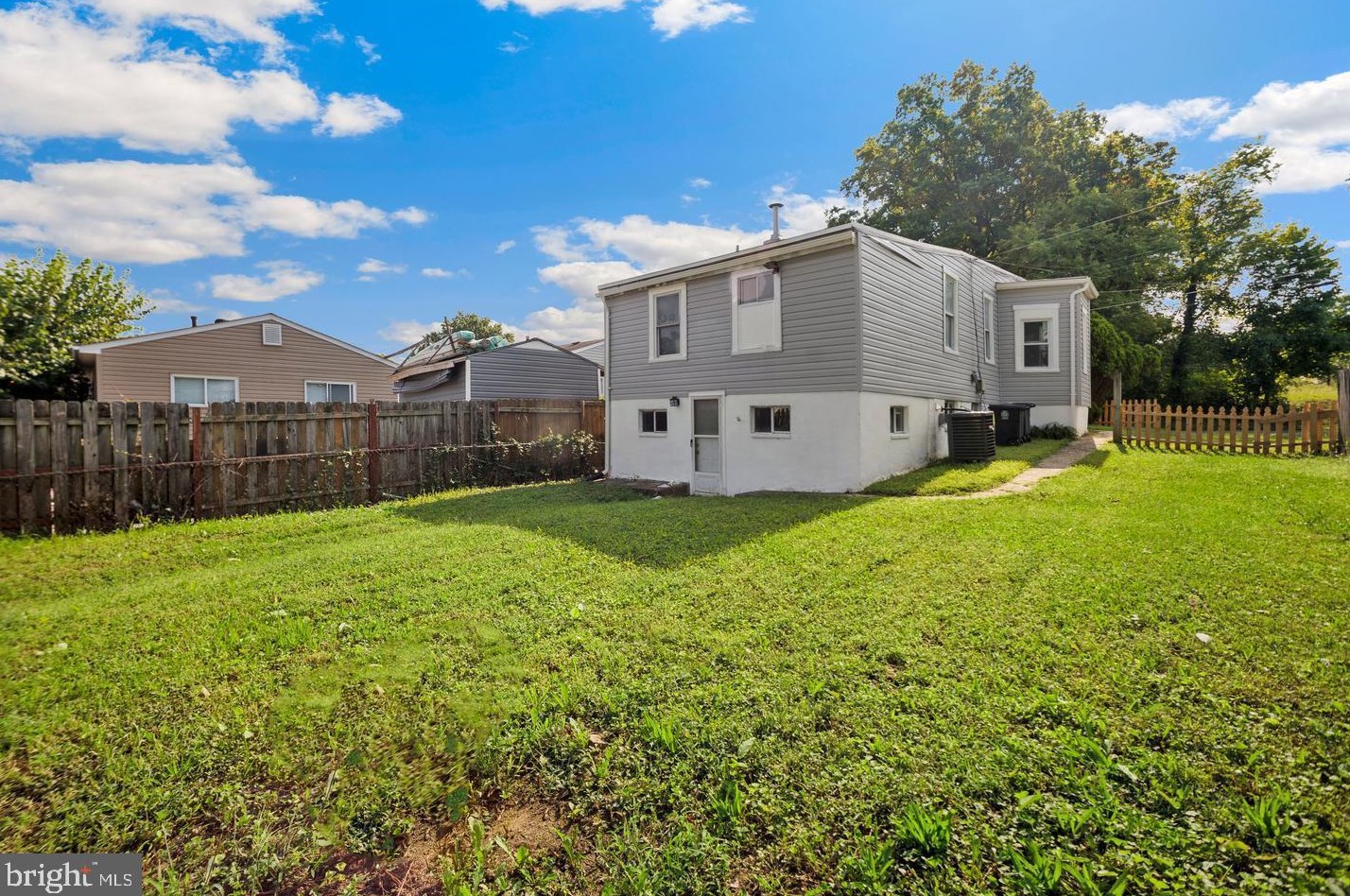 905 Drum Ave, Capitol Heights MD 20743-3951 exterior