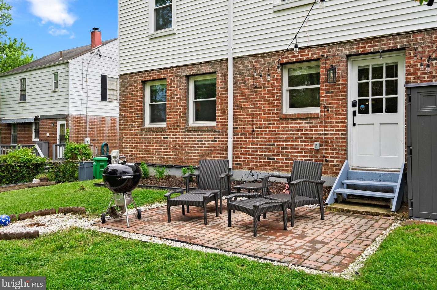 6807 10 Ave, Silver Spring MD 20912-5940 exterior