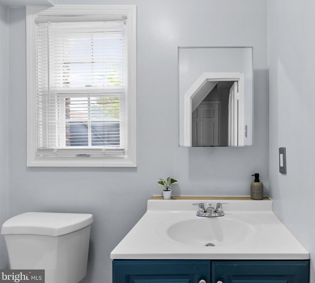 6807 10 Ave, Silver Spring MD 20912-5940 exterior