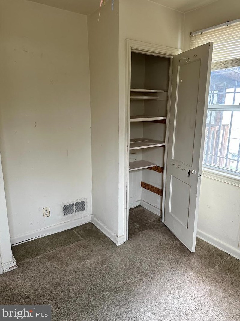 5003 Addison Rd, Capitol Heights MD  20743-1160 exterior