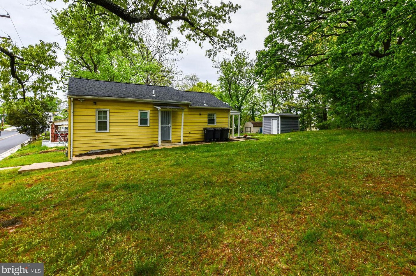 5524 Addison Rd, Capitol Heights MD  20743-1676 exterior