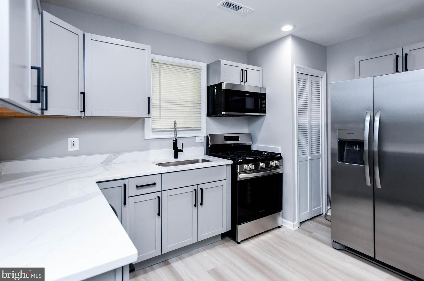 5524 Addison Rd, Capitol Heights MD  20743-1676 exterior