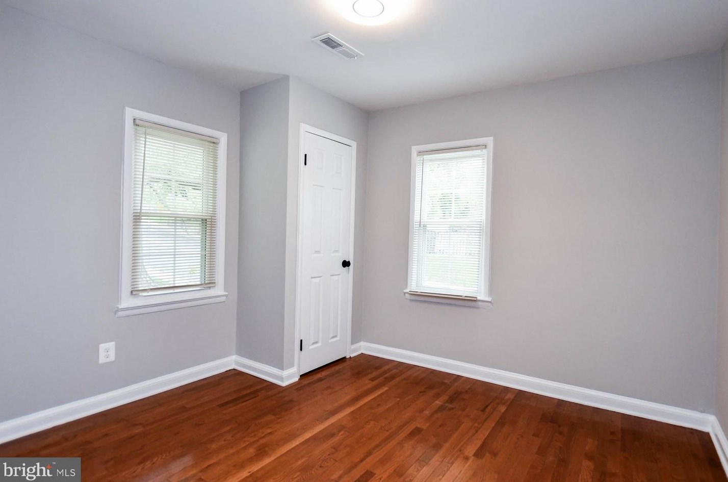 5524 Addison Rd, Capitol Heights MD  20743-1676 exterior