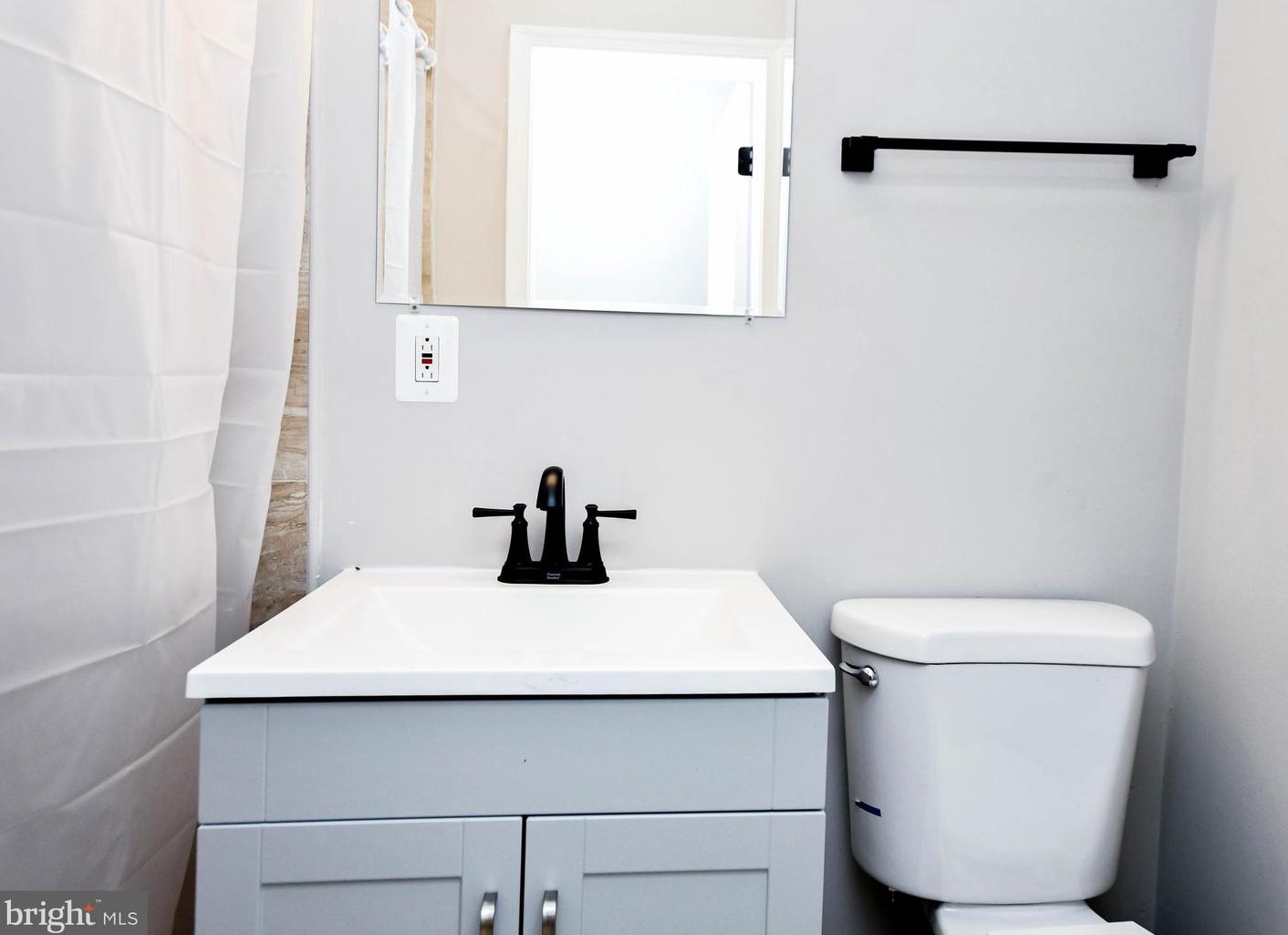 5524 Addison Rd, Capitol Heights MD  20743-1676 exterior