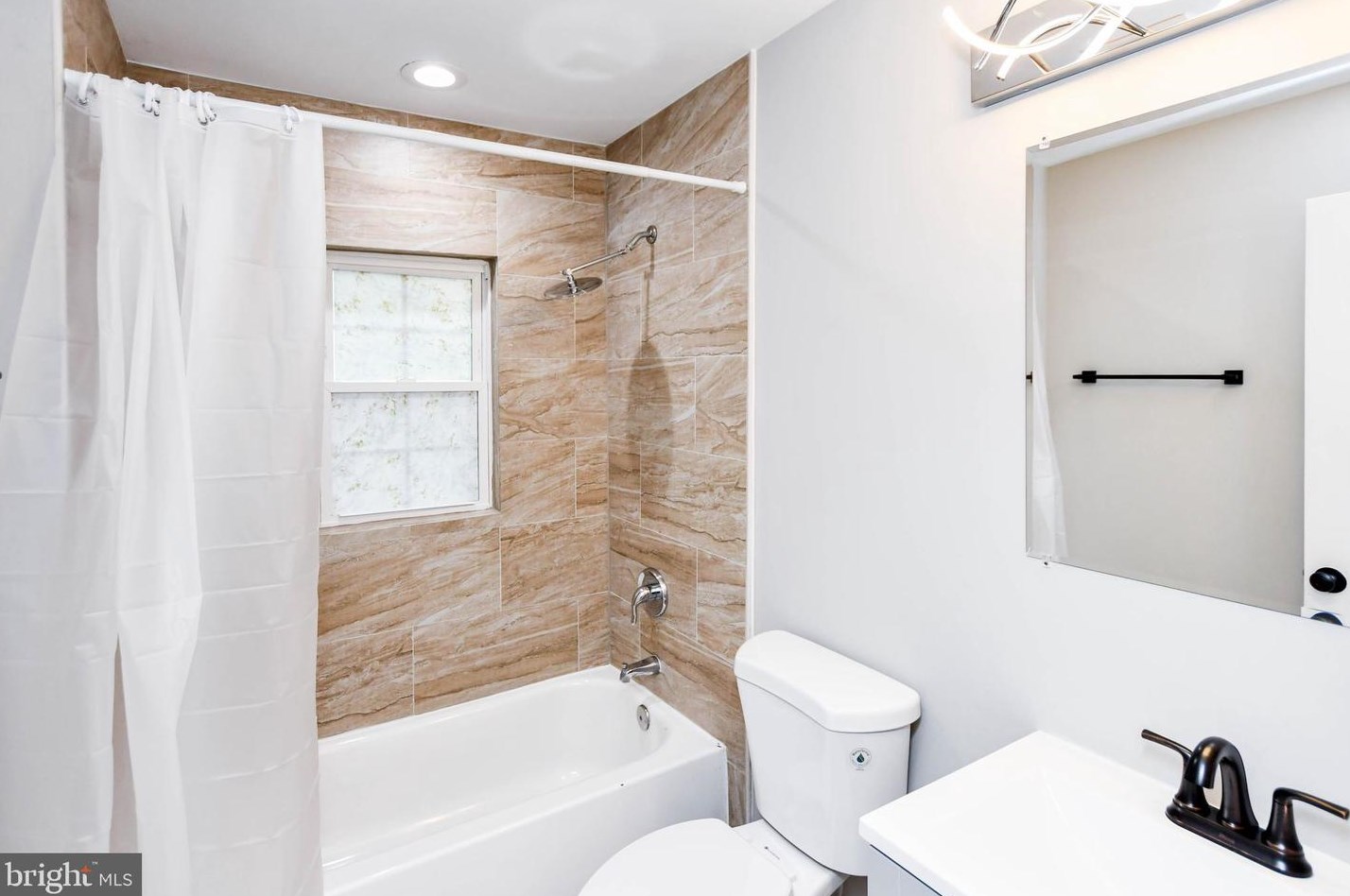 5524 Addison Rd, Capitol Heights MD  20743-1676 exterior