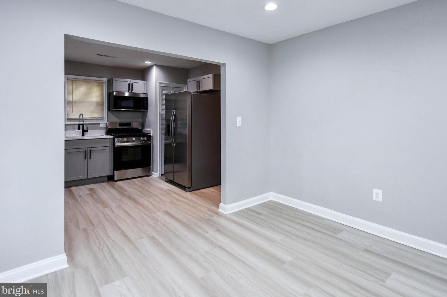 5524 Addison Rd, Capitol Heights MD  20743-1676 exterior